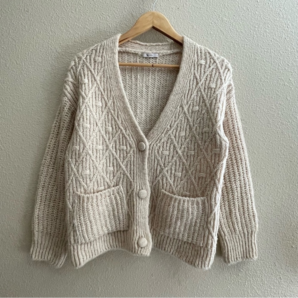 Y2K Grandma cable-knit buttoned cardigan Sweater - Picture 9 of 10